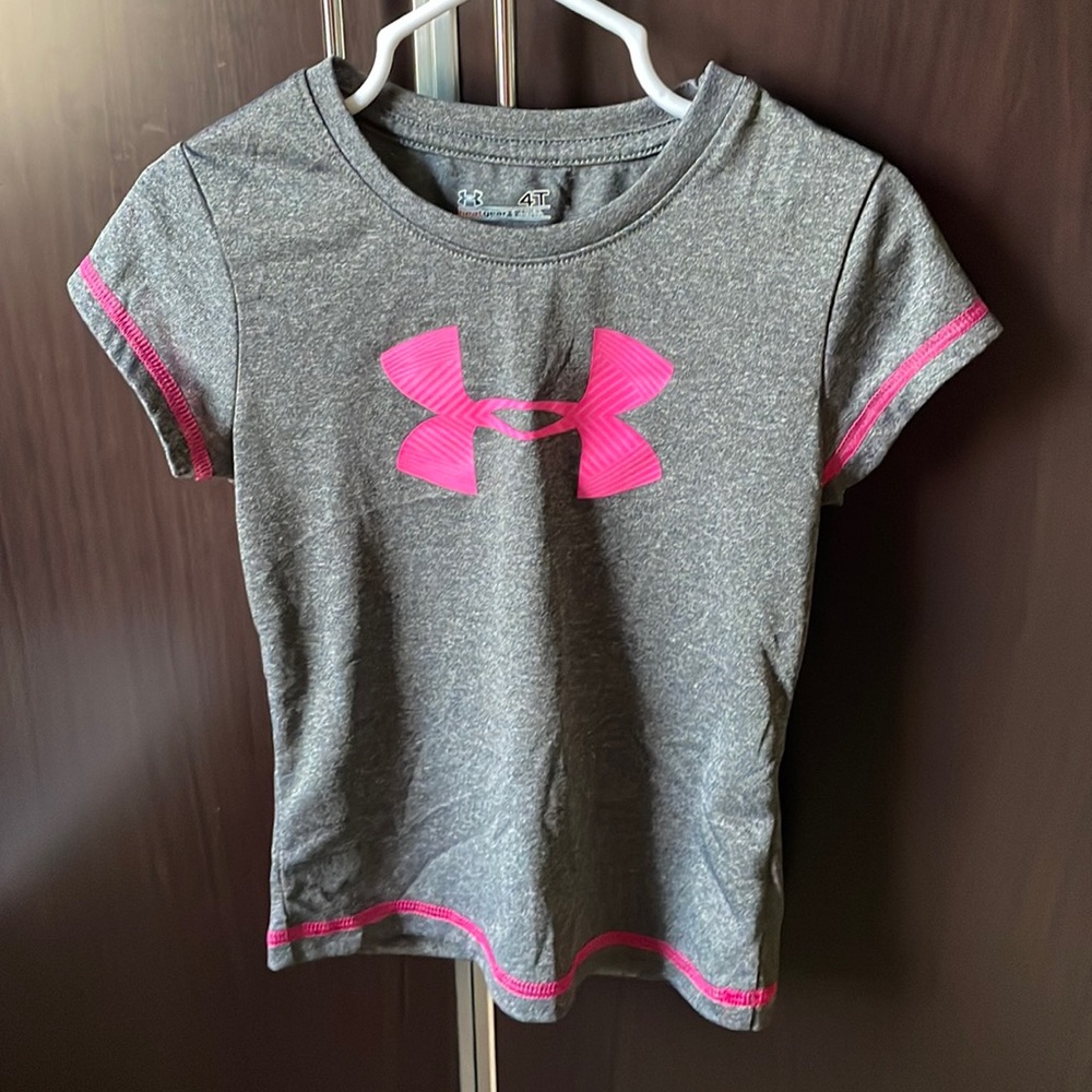 Under Armour pre-owned 4T t-shirt